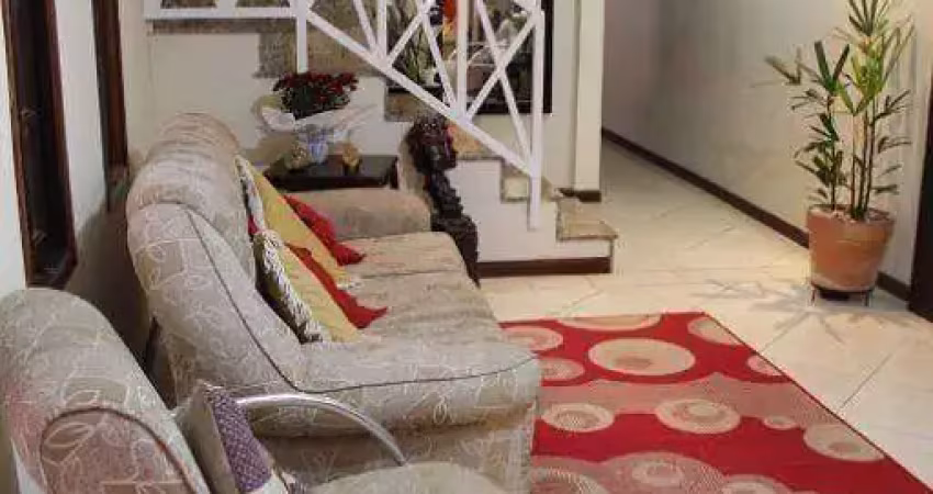 Sobrado com 3 dormitórios à venda, 169 m² por R$ 550.000,00 - Parque Selecta - São Bernardo do Campo/SP