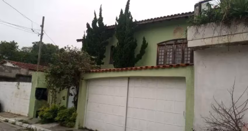 Casa terrea  com 3 dormitórios ,1 suíte, na vila rosa