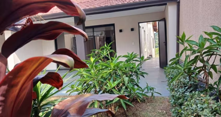 CASA de 3 DORMITÓRIOS E 2 SUITES A VENDA NO HORTO FLORESTAL