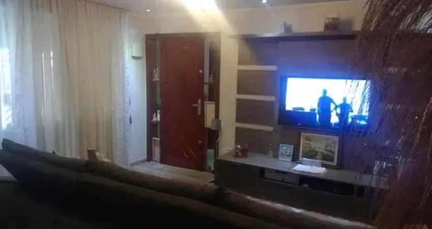 Casa de 4 dormitórios a venda com 2 salas e 2 vagas de garagem na Vila Mazzei
