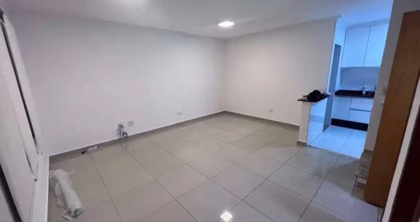 Casa em condomínio fechado na vila mazzei com 3 dormitórios e 2 vagas, para venda ou locação