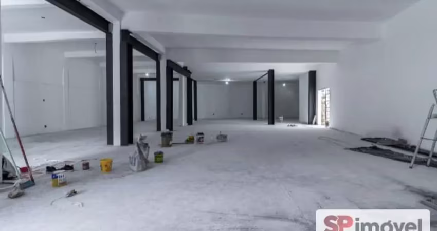 Galpão para locação 420 metros na vila nilo piso liso 2 banheiros 5 portas para avenida.