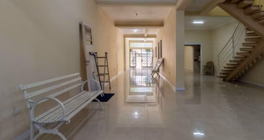 Prédio Comercial com 327 metros para locação em Santana