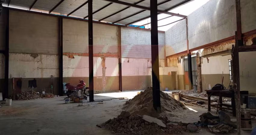 Galpão Comercial com 42o metros para locação em Santana.