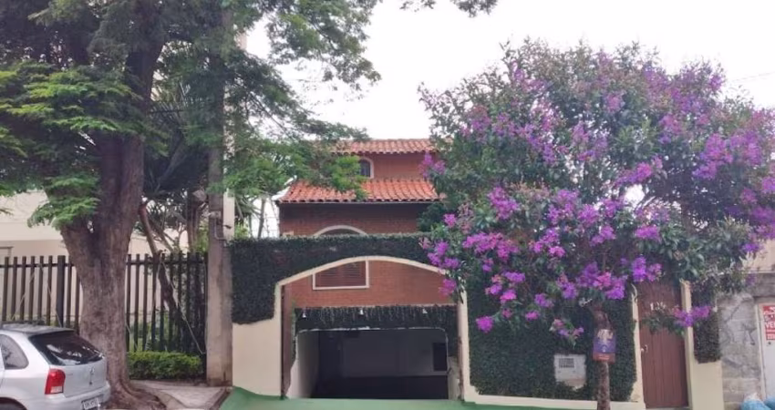 Casa para locação e venda com 6 dormitórios, sendo 2 suítes e 3 vagas de garagem em Santana