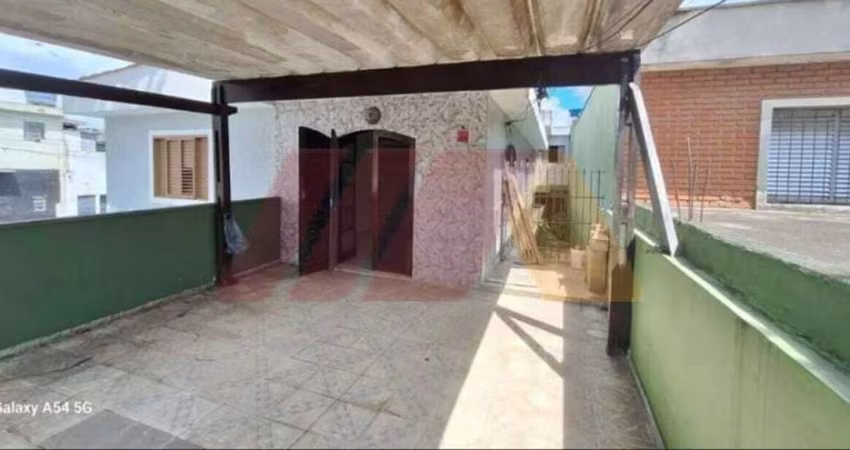 Sobrado para venda, 4 dormitórios, 2 vagas de garagem. Localizado no Parque Edu Chaves.