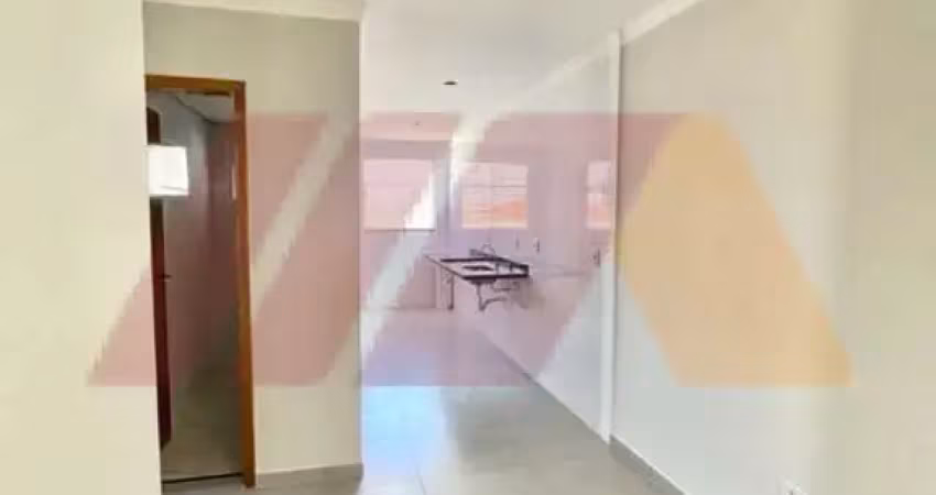 Casa em condomínio fechado com 2 dormitórios, 50 metros e vaga de garagem opcional.