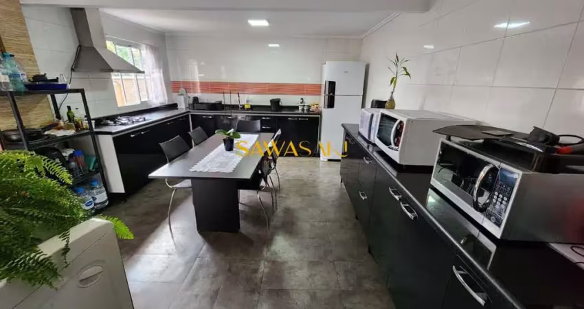 Sobrado padrão no alto boqueirão com ático e sacada ampla
