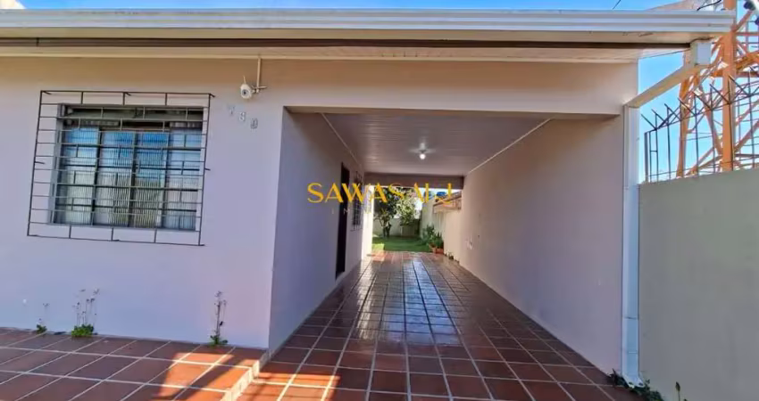 Casa com 3 quartos para alugar na Rua Simão Brante, 760, Uberaba, Curitiba