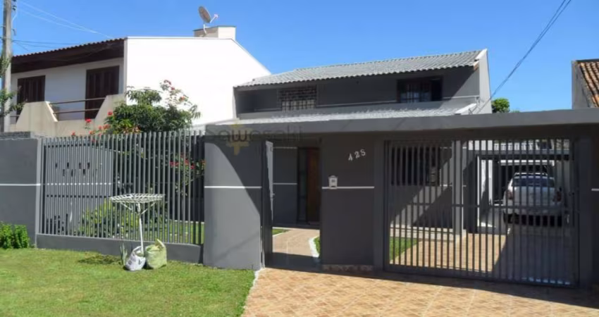 Casa Padrão para Venda em Guabirotuba Curitiba-PR