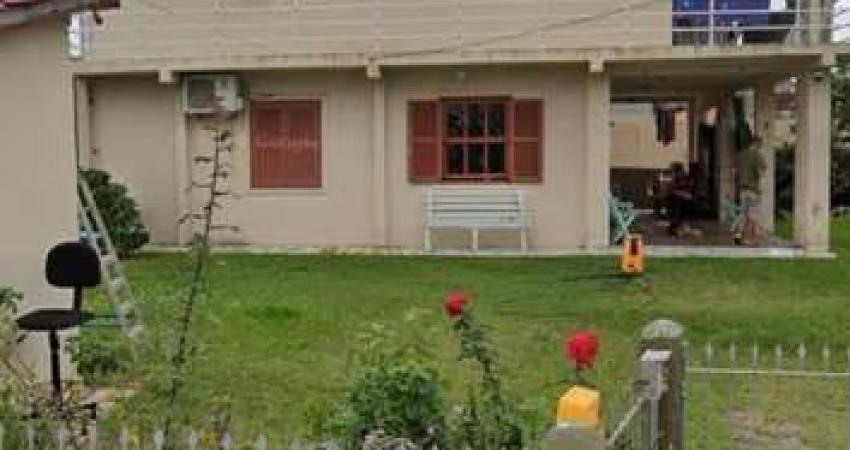 Casa 2 Dormitórios à Venda em Santinho, Florianópolis - R$690k