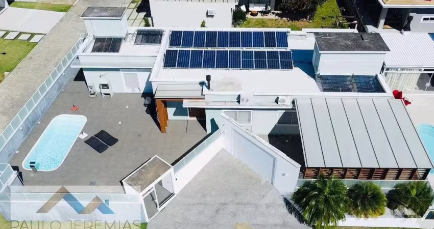Casa 3 Dormitórios em Ingleses - Florianópolis por R$ 2,1M
