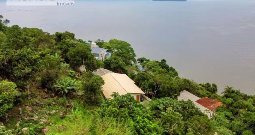 Terreno Vista Mar à Venda em Sambaqui - Florianópolis por R$ 5.000.000