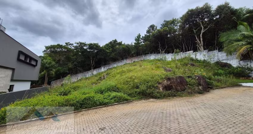 Terreno em condomínio