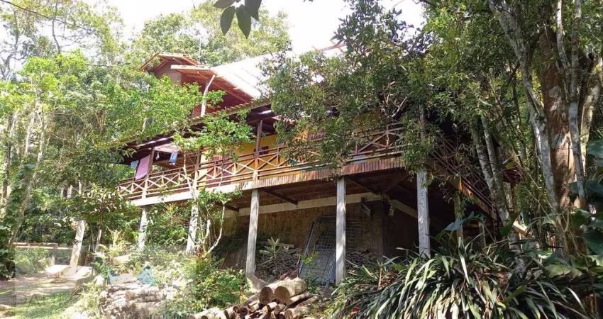 Sítio à venda em Vargem do Bom Jesus, Florianópolis: 118m², 3 quartos, suíte, 2 banheiros por R$1.100.000.