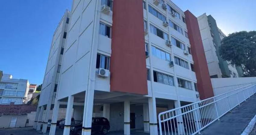 Venda ou locação: Apartamento 3 dorm. em Estreito, Florianópolis. 84m², 1 suíte, por R$450.000 ou R$2.900/mês.