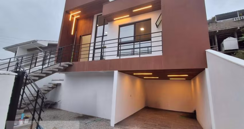 Casa 3 Dormitórios à Venda em Alto Aririu - Palhoça