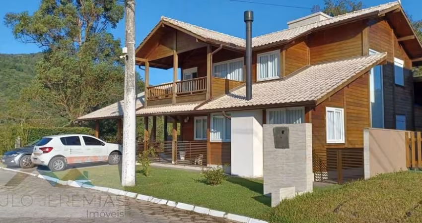 Casa de Condomínio em Vargem Grande - 3 Dorms, 2 Suítes, R$1.390.000