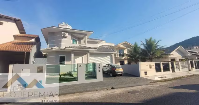 Casa com 3 dormitórios, 1 suíte, 5 banheiros, 250m² em pedra branca, palhoça. locação por r$10.000.