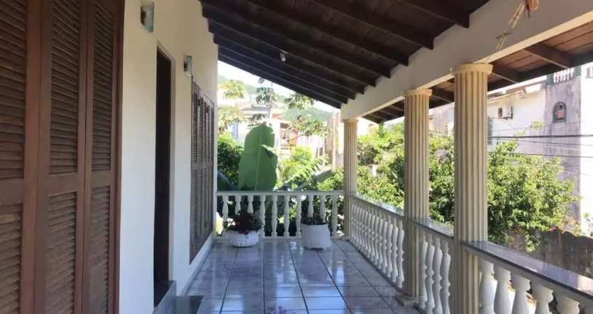 Casa à venda nos ingleses, florianópolis: 300m², 6 dormitórios, 2 suítes, 2 banheiros. aproveite!