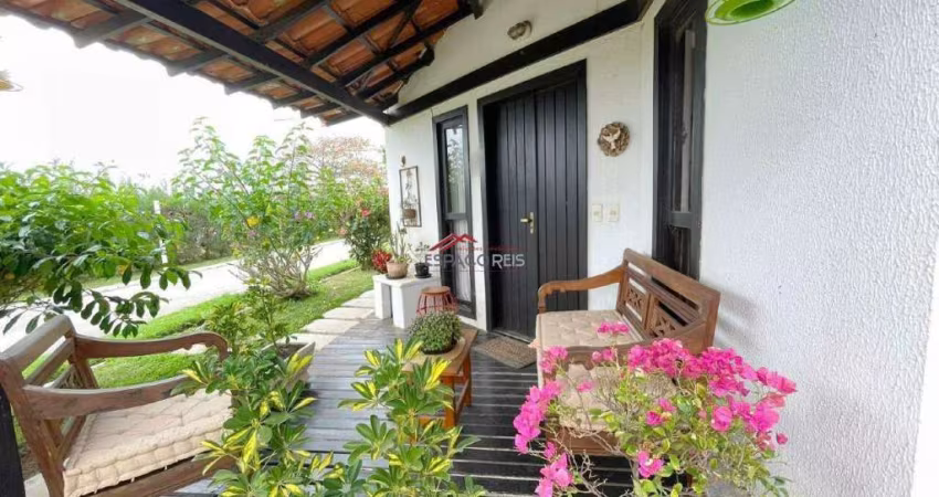 Casa à venda com 2 quartos dentro de condomínio na Marina em Buzios