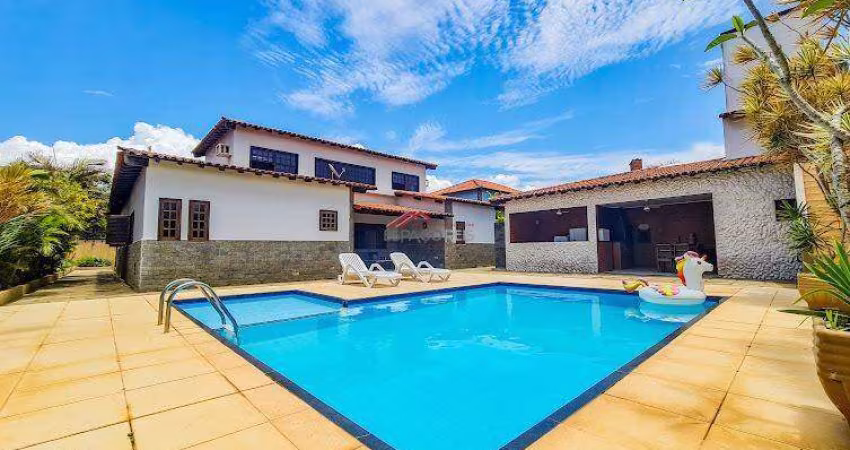 Imóvel com 5 quartos a 100m da praia