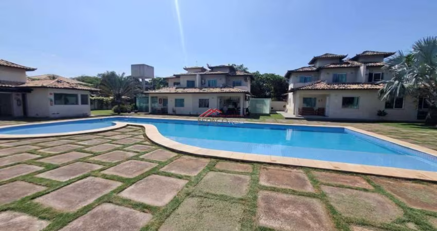 Cada com 04 quartos a 100 metros da praia de Manguinhos!
