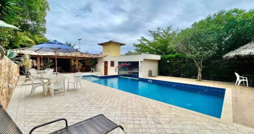 Casa em charmoso Condomínio no Centro. 3 suítes e 2 vagas a 700 metros da Rua das Pedras