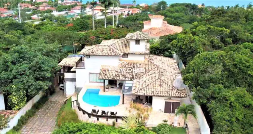 Casa a venda na ferradura com 06 suítes e área gourmet, sauna e piscina.