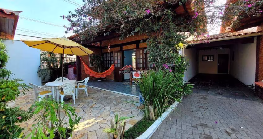 Casa de condomínio em Geribá com 4 suítes