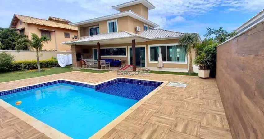 Casa com piscina em condomínio Caravelas Búzios