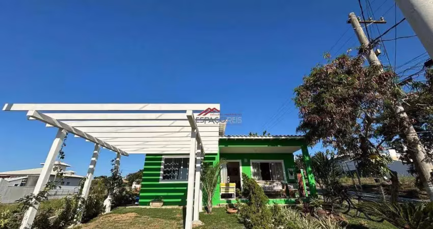 Casa de condomínio à venda com 03 quartos, quintal privativo com area gourmet e piscina