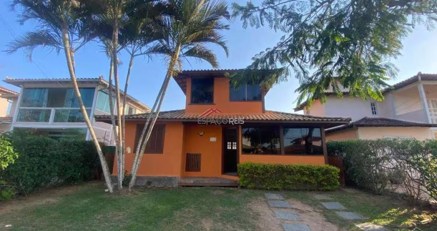 Casa de locação anual com 3 quartos dentro de condomínio na Rasa em Búzios!