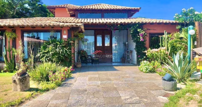 Casa em Condomínio, com 3 suítes, em Manguinhos