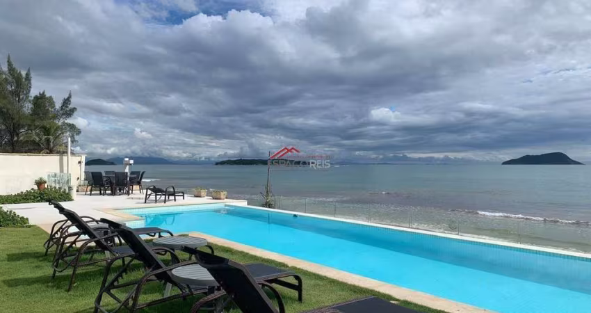 Flat com 1 suíte, vista mar e área gourmet em condomínio.