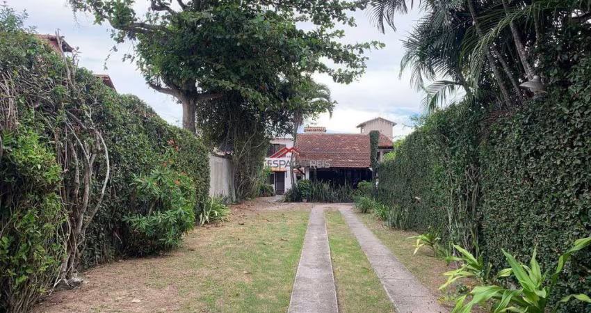 Casa independente a venda com 4 quartos em Manguinhos