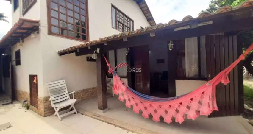 Vende casa em condomínio a 400m da praia de geribá, com 03 suítes e área privativa com churrasqueira