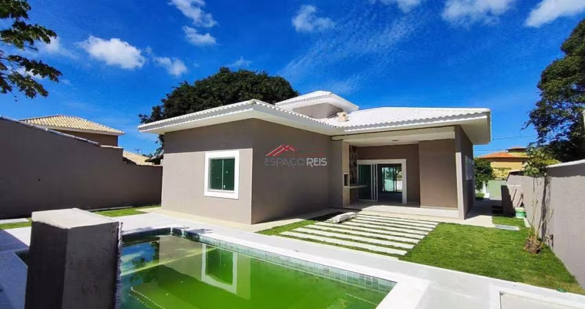Casa à venda com 03 suítes e piscina em condomínio em Búzios