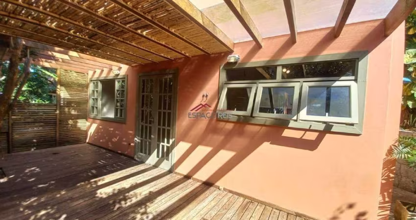 Casa de locação anual com 1 suíte independente em Manguinhos Buzios
