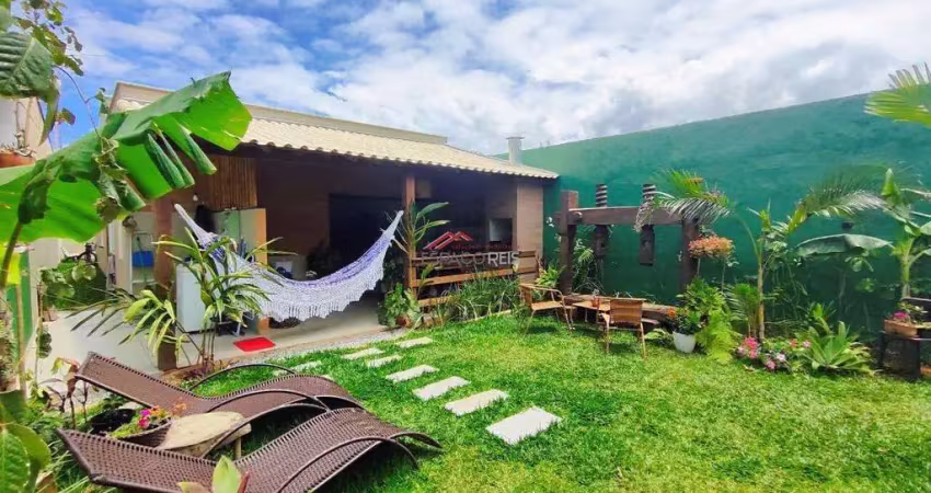 Casa linear à venda com 03 quartos à 800 metros da praia de tucuns