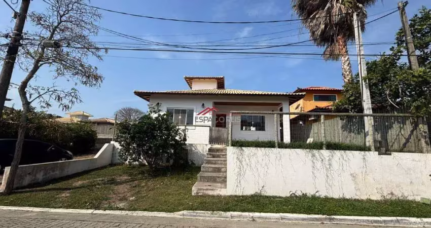 Casa de locação anual com 3 quartos dentro de condomínio na rasa em buzios