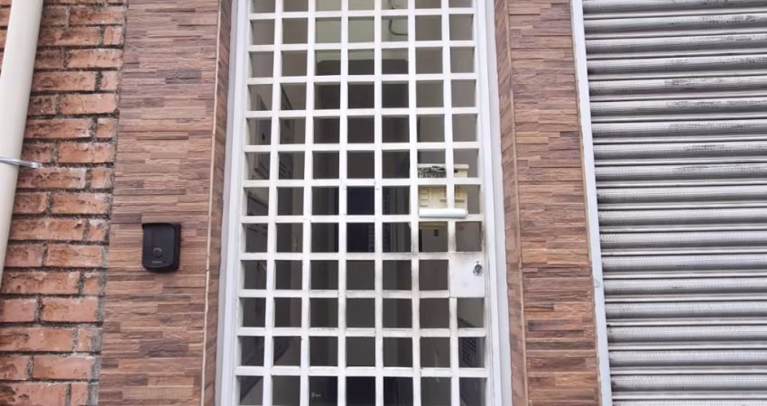 Salão Espaçoso para Locação em Vila Formosa, São Paulo-SP: 1 Sala, 2 Banheiros, 128m² de área