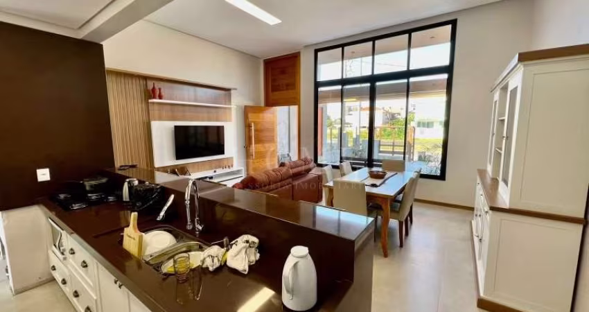 CASA COM 3 DORMITÓRIOS!