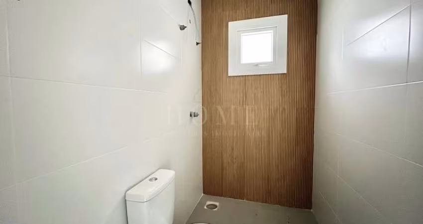 CASA COM 2 DORMITÓRIOS, SENDO 1 SUITE,  BEM LOCALIZADO!