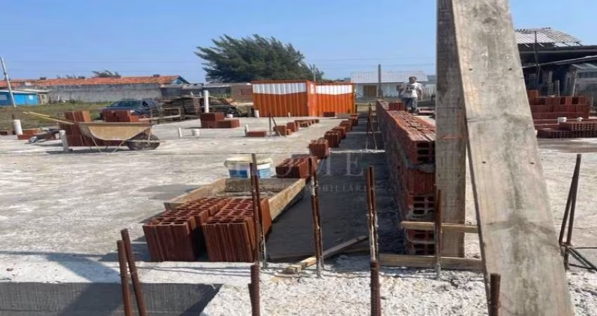 CASA COM 3 DORMITÓRIOS SENDO 1 SUITE