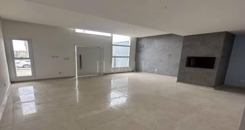 CASA COM 3 DORMITÓRIOS, SENDO 1 SUÍTE, VAZIO!