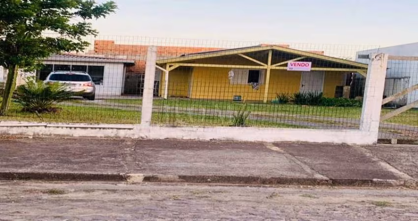 CASA COM 2 DORMITÓRIOS, BEM LOCALIZADA!