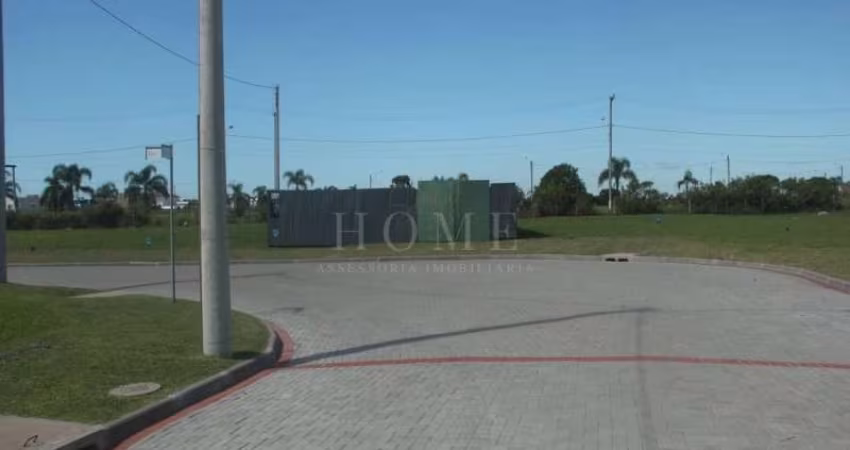 LOTE À VENDA EM CONDOMÍNIO FECHADO