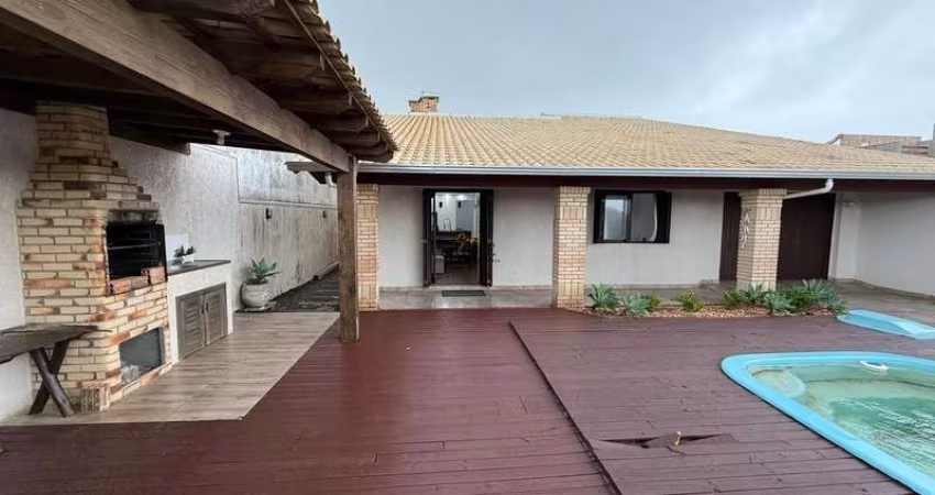Casa à venda em Ipiranga, próximo ao mar!