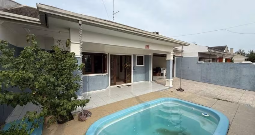 Casa à venda em Atlântida Sul!